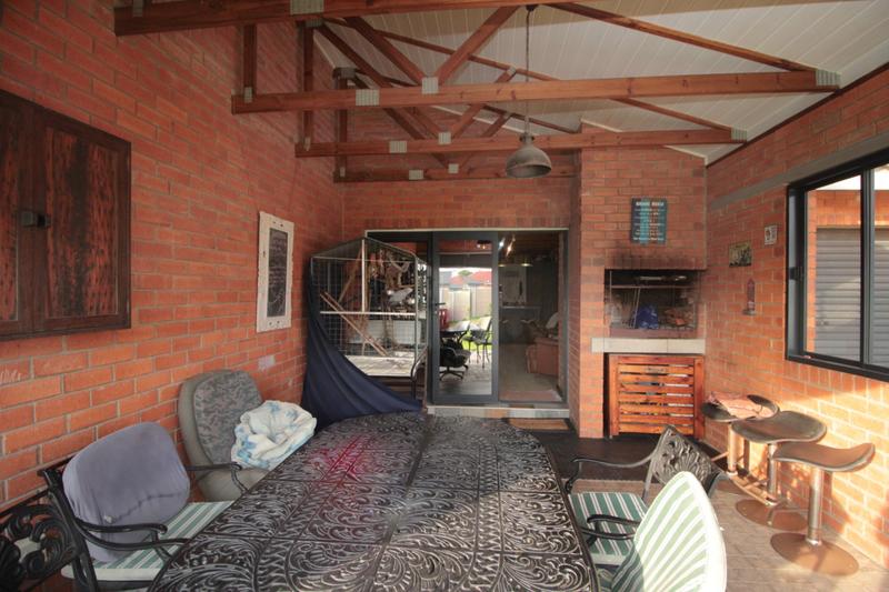 5 Bedroom Property for Sale in Fraaiuitsig Western Cape